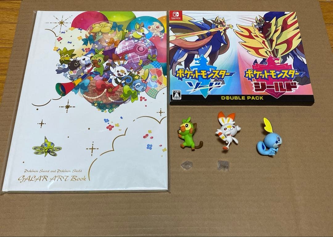 ポケモンソード・シールド ダブルパック　アートブック　フィギュアセット