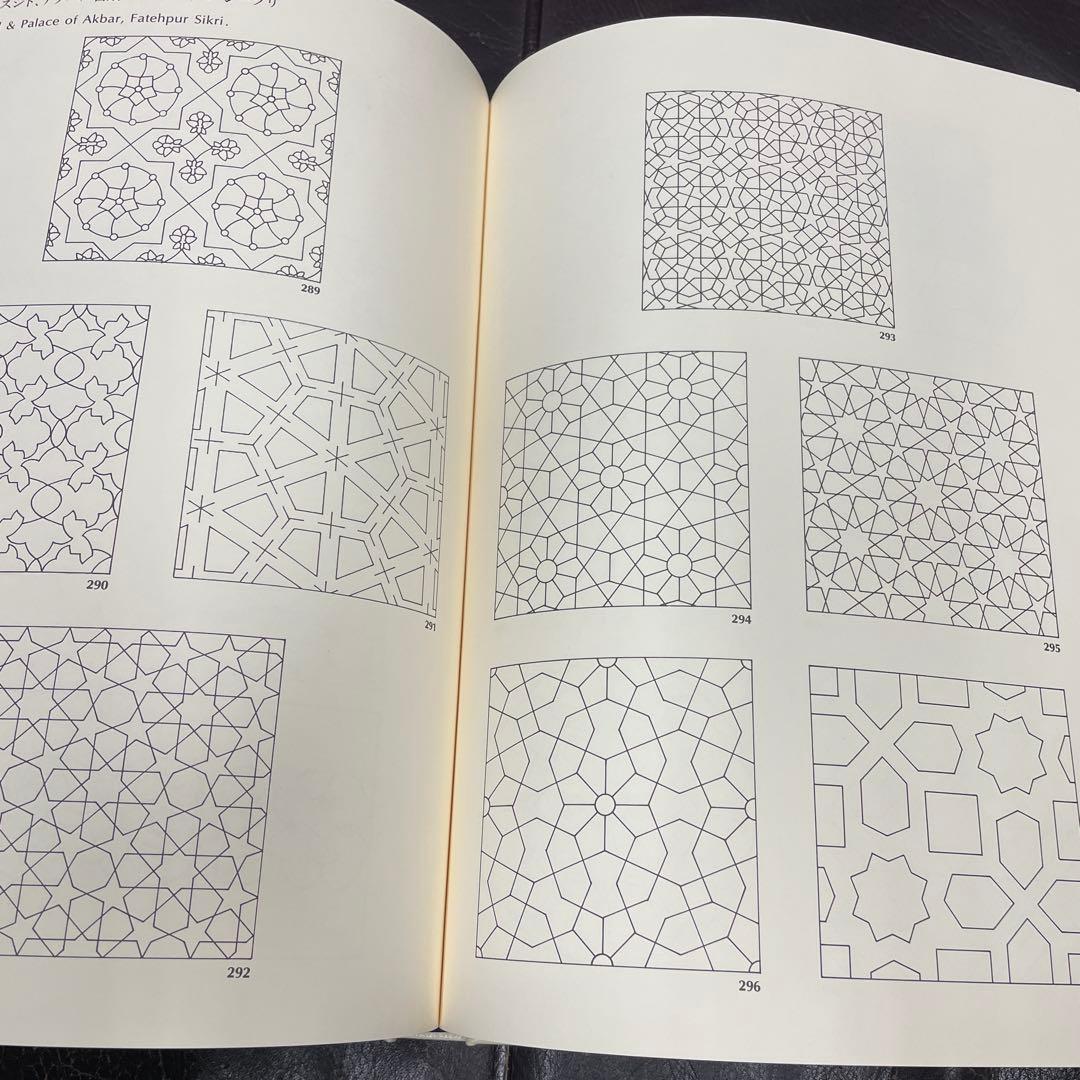 線描オーナメント 1200 Line-drawn Ornaments &