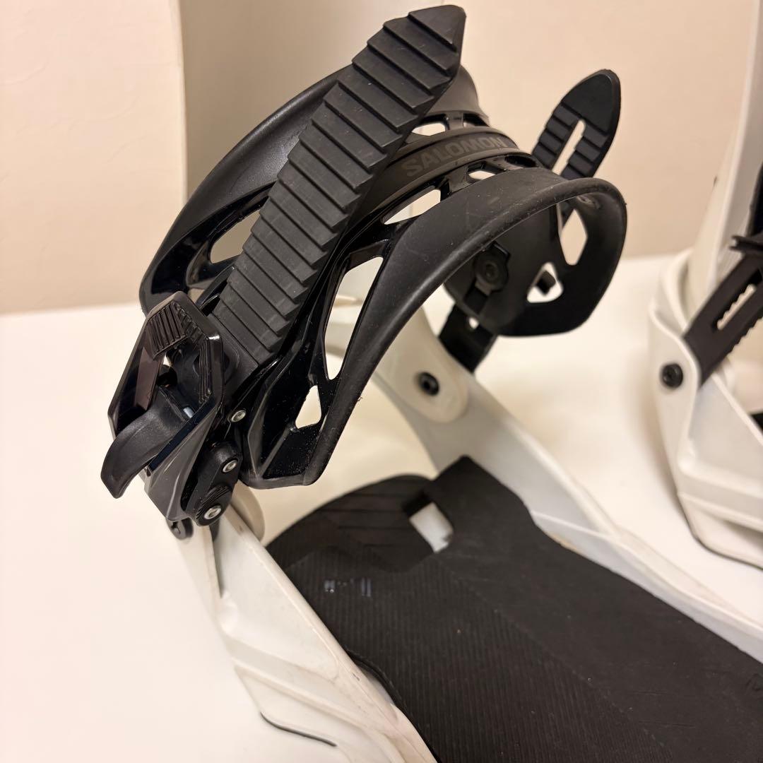 SALOMON RHYTHM Mサイズ　スノーボード　ビンディング ホワイト