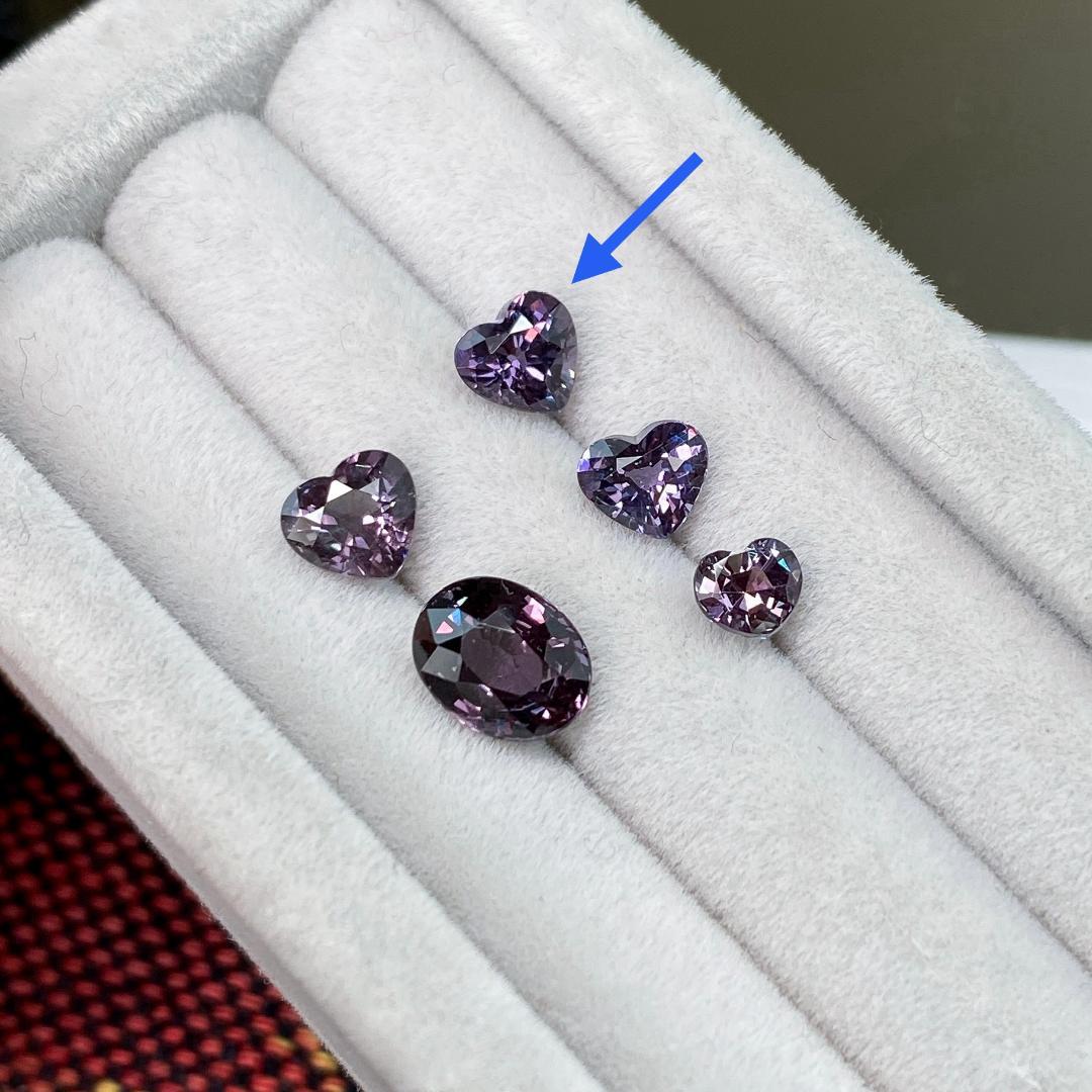 青地☆ベキリーブルーガーネット（アレキタイプ・カラーチェンジ）0.640ct