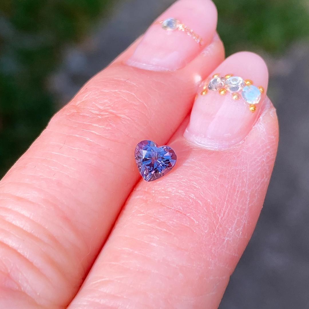 青地☆ベキリーブルーガーネット（アレキタイプ・カラーチェンジ）0.640ct