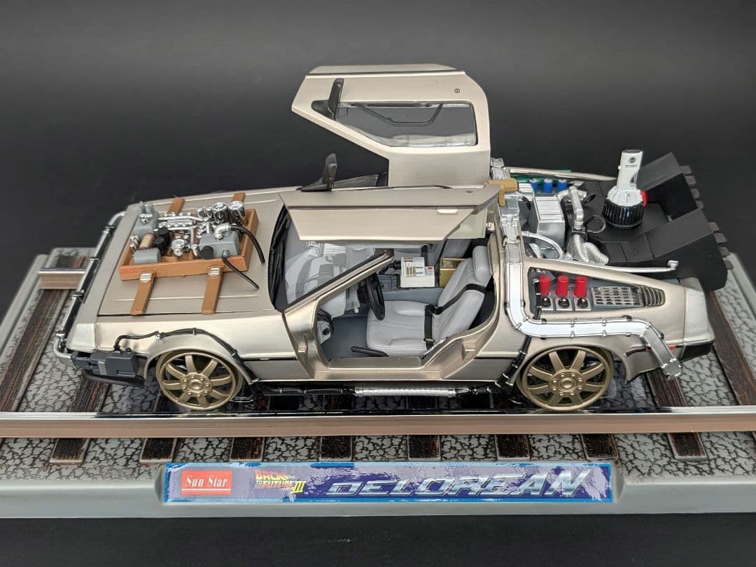 SunStar 1/18 バック・トゥ・ザ・フューチャー パート3 デロリアン