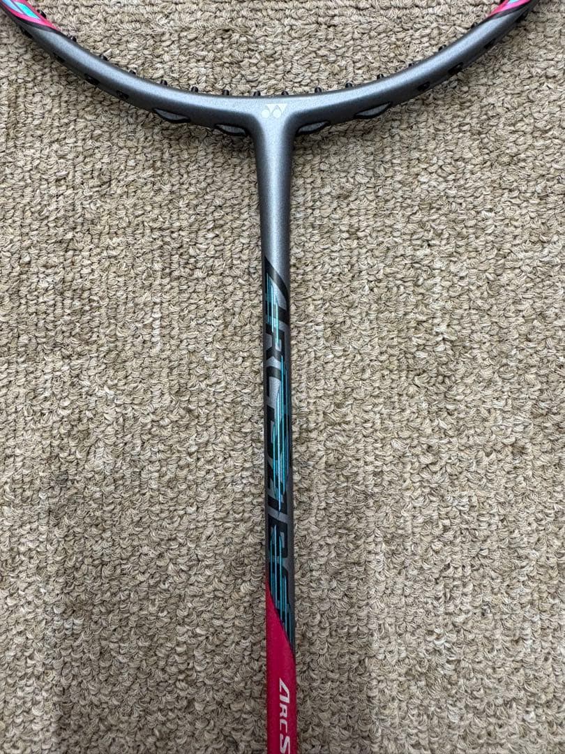 【美品】YONEX ヨネックス バドミントンラケット ARCSABER1 ケース