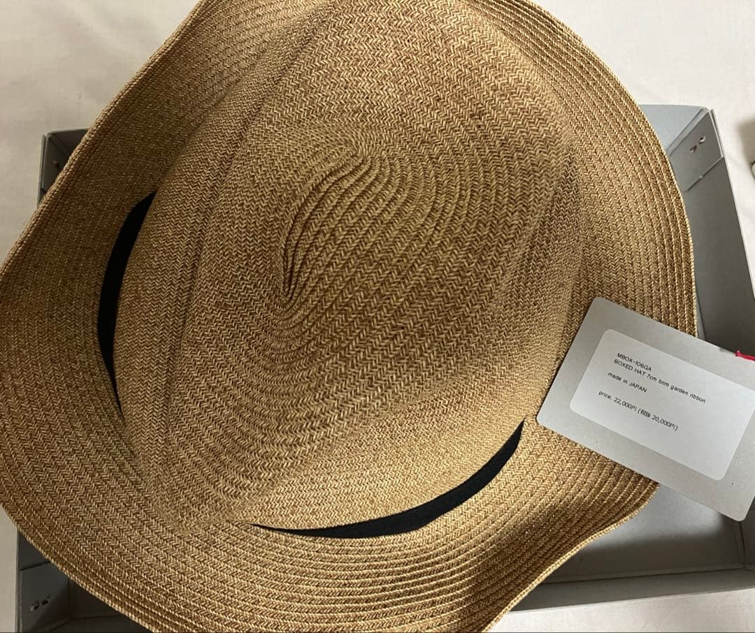 mature ha.　BOXED HAT ベージュ 麦わら帽子