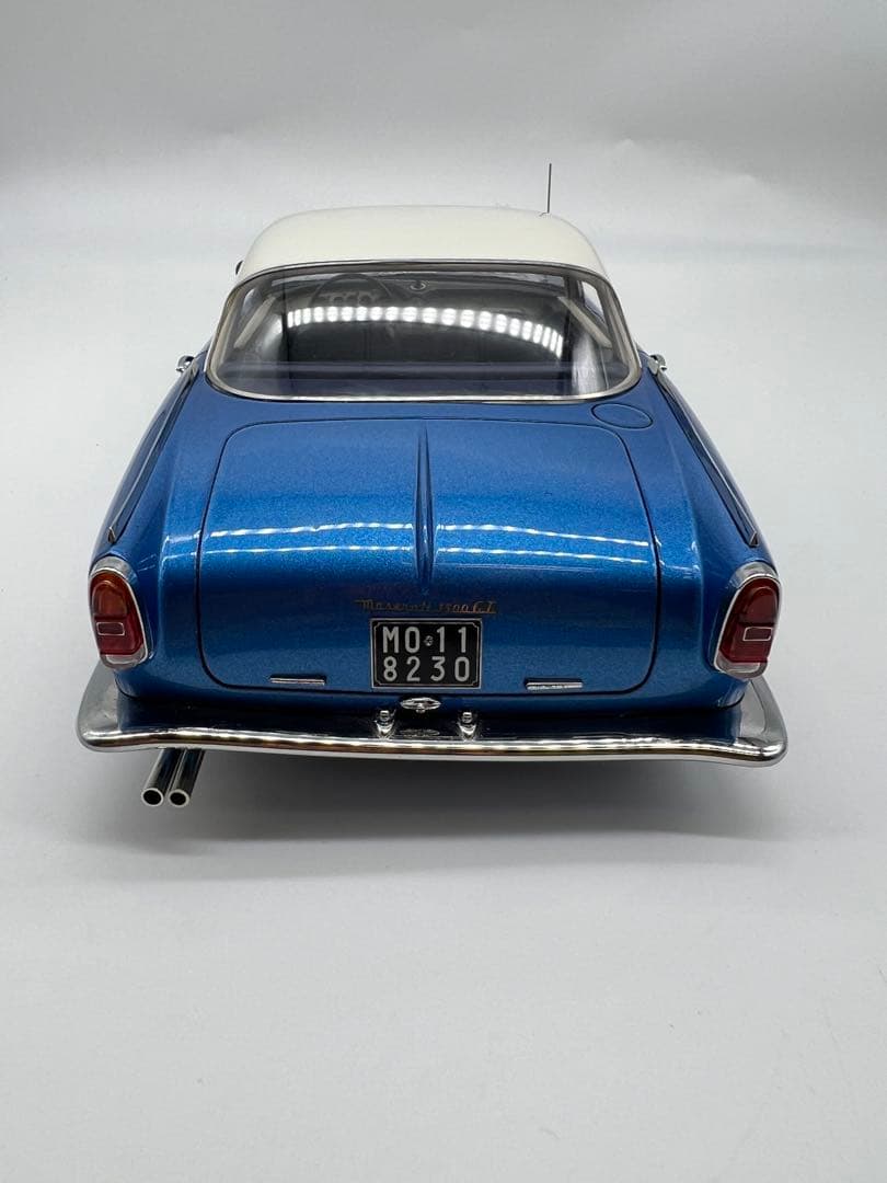 No453 ミニカー1/18箱ありMaserati 3500 Touring