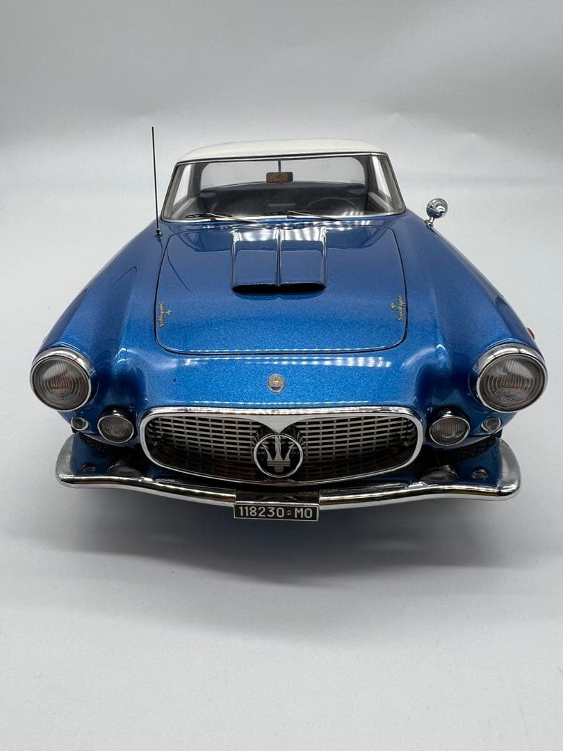 No453 ミニカー1/18箱ありMaserati 3500 Touring