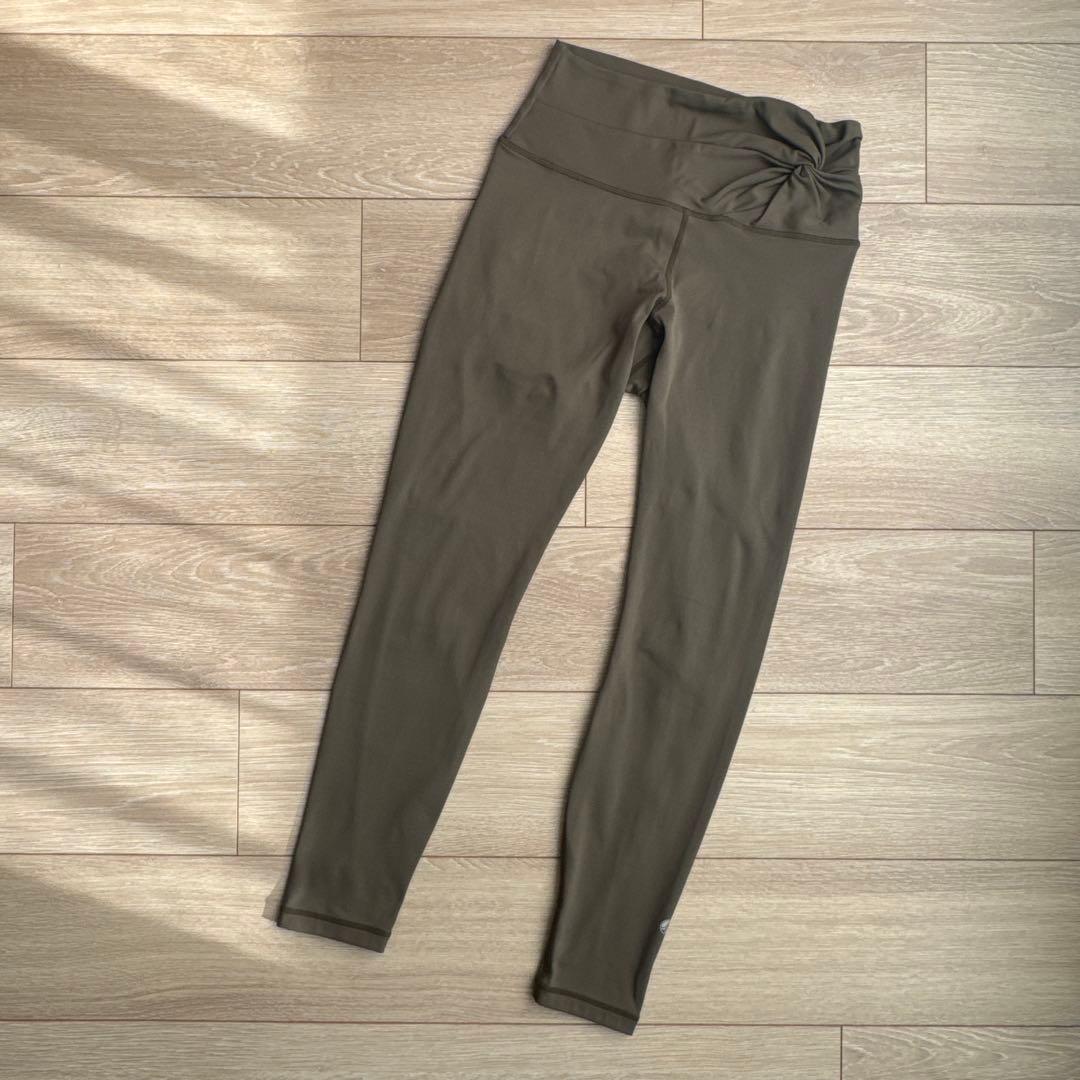 LAVA SUKALA ecoアシンメトリーブラトップ&レギンス 上下セットS