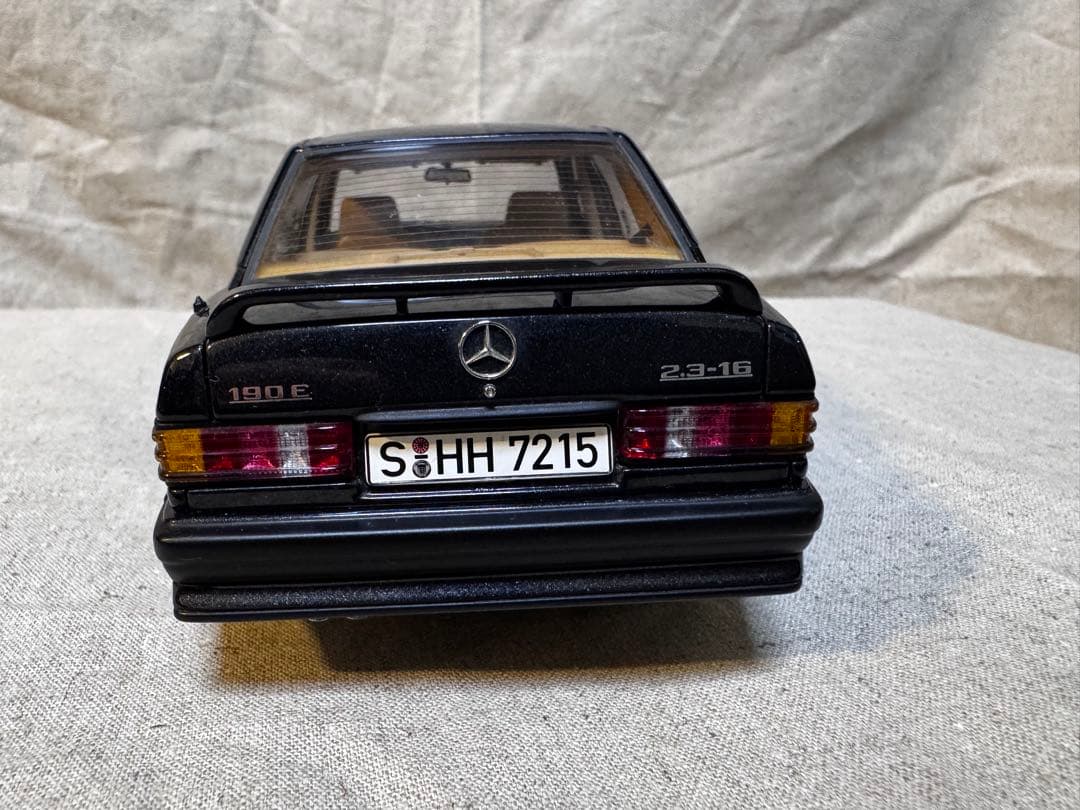 ミニカー AUTOart Mercedes-Benz 190E 1:18 1/18