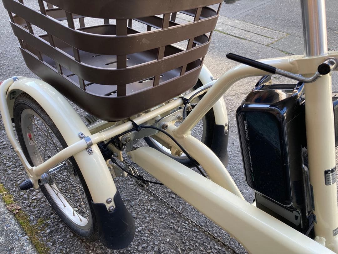 【美品】送料込み！電動アシスト自転車 RAKUTTO RW0B42と用品のセット