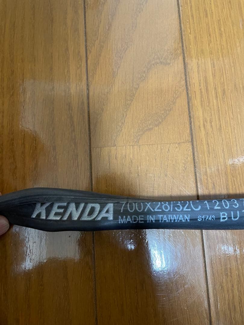 ボントレガー R2 タイヤ、ボントレガーチューブプレスタ各2本 15000円相当
