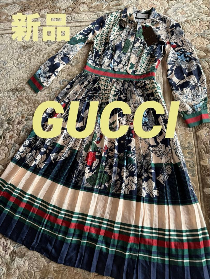【新品】GUCCIグッチワンピース　Mサイズ