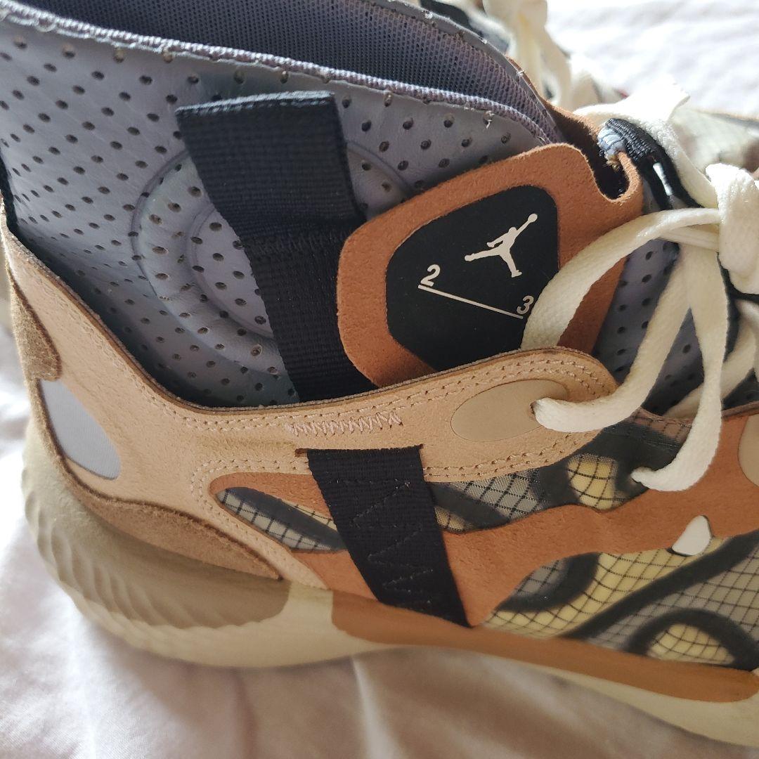 Jordan バスケットボールシューズ ハイカット ベージュ/ブラック/グレー