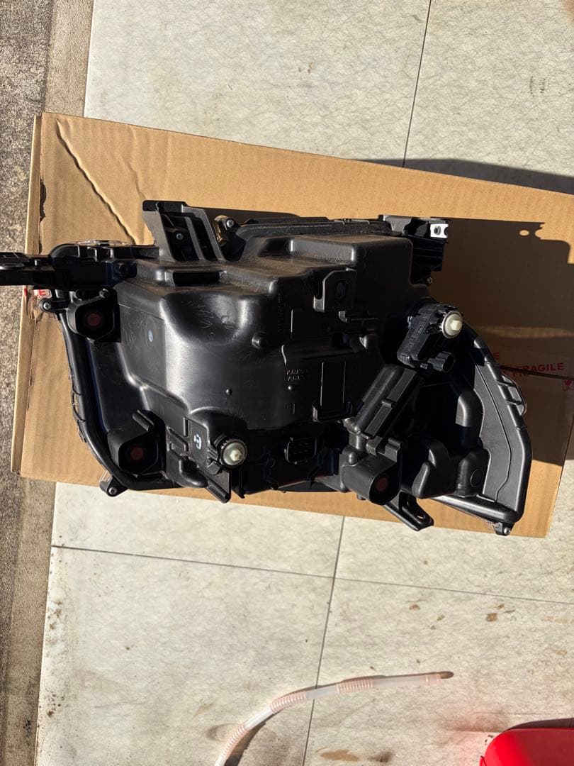 ダイハツ純正　タントカスタムLA650S　後期LEDヘッドライト 左側