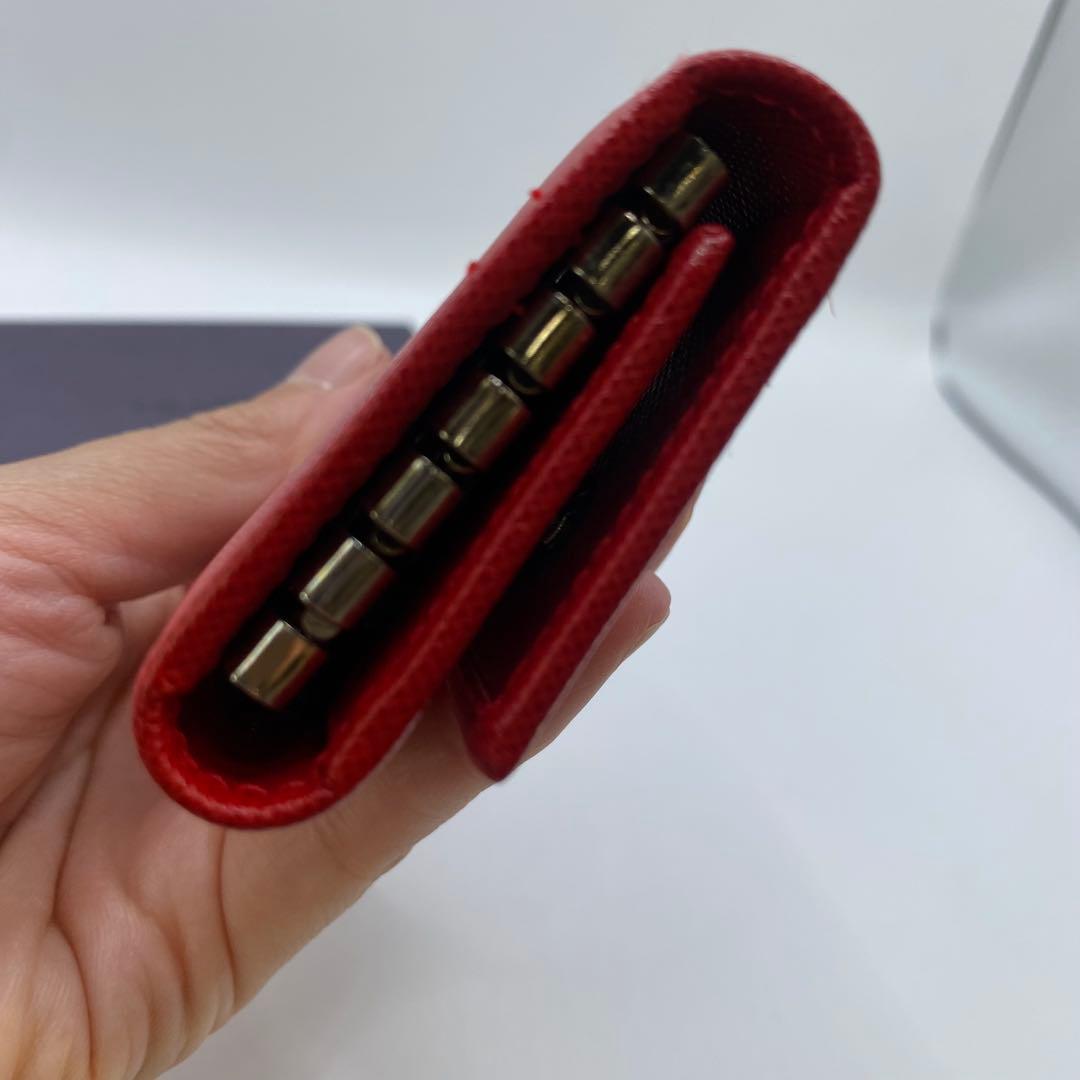 美品　PRADA レザーキーケース レッド