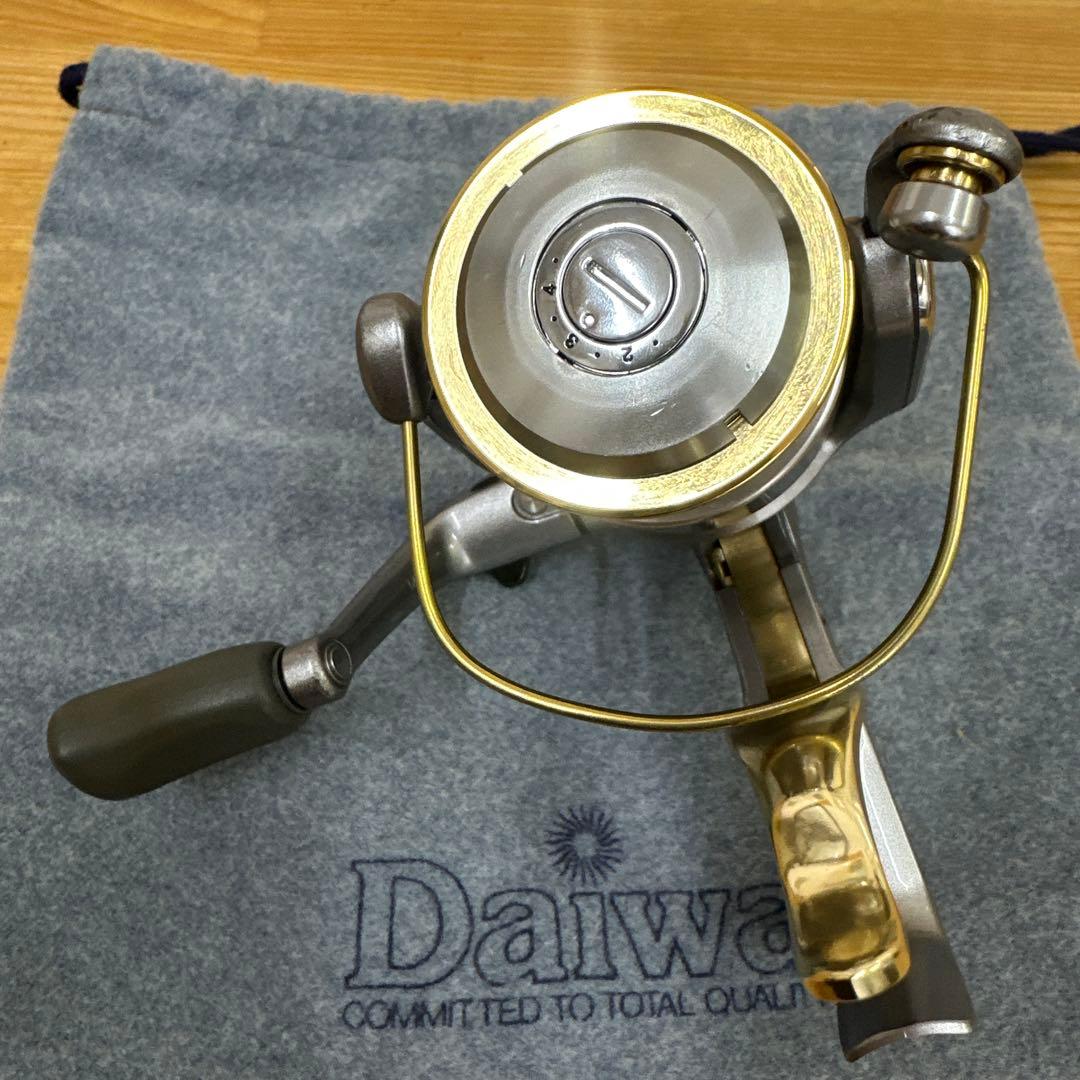 DAIWA ダイワトーナメントISO 2500LBAと替スプール2000LBA