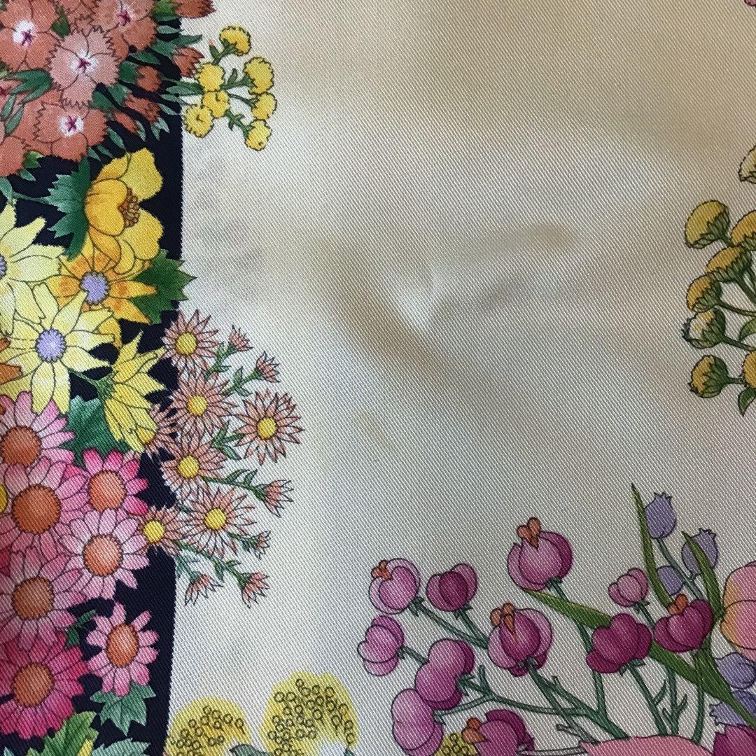 グッチ　GUCCI フローラ　シルクスカーフ オールドグッチ　ビンテージ　花柄