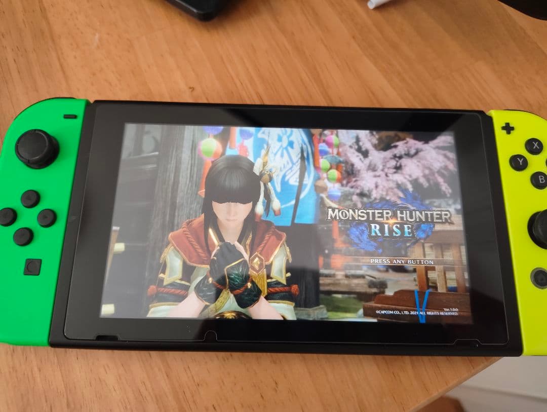 Nintendo Switch 本体 グリーン/イエロー Joy-Conプラコン
