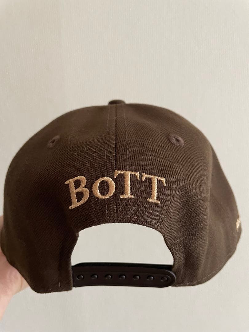 Bott ブラウンキャップ New Era