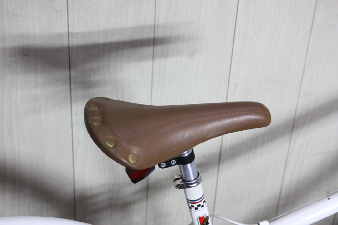 プジョーPEUGEOT CLASSIC 26型シマノ8速 430mmクロスバイク