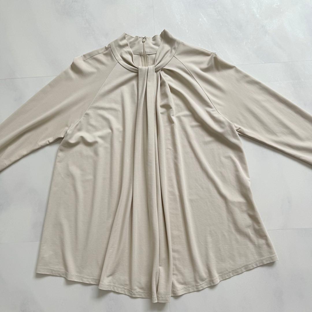 SOEJU ソージュ　ボウスタイルプルオーバー　ベージュ　M