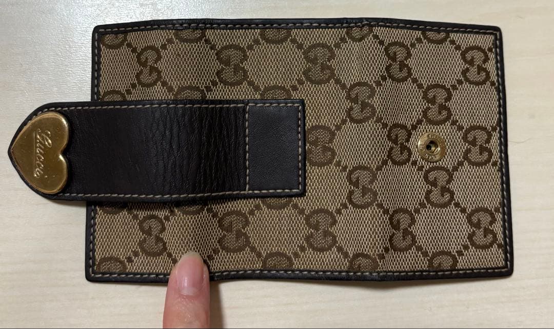 Gucci キーケース ハート 型 金具付き