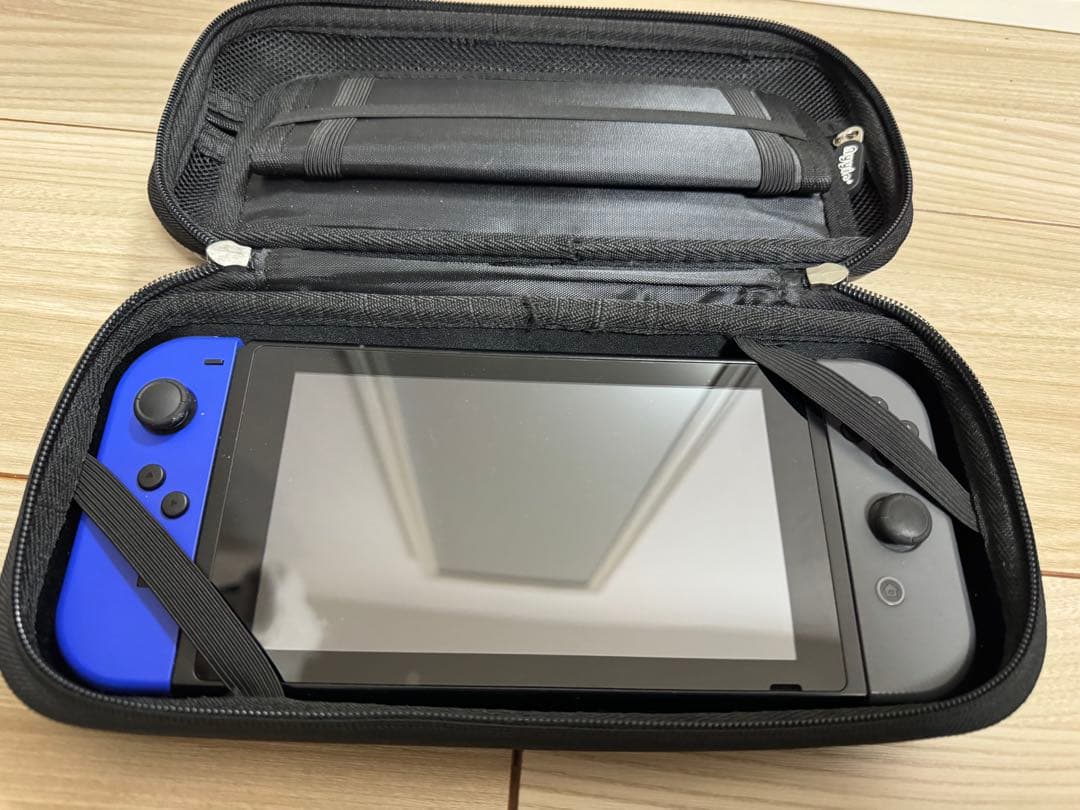 Nintendo Switch 青/黒 &赤Joy-Con 外箱なし他社製ケース