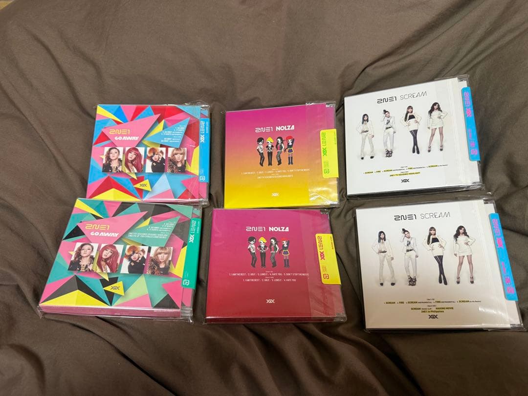 まとめ売り　2NE1 CD DVD