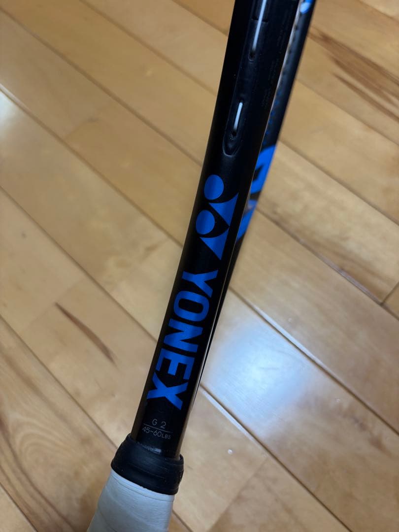 YONEX EZONE 100 テニスラケット グリップ2