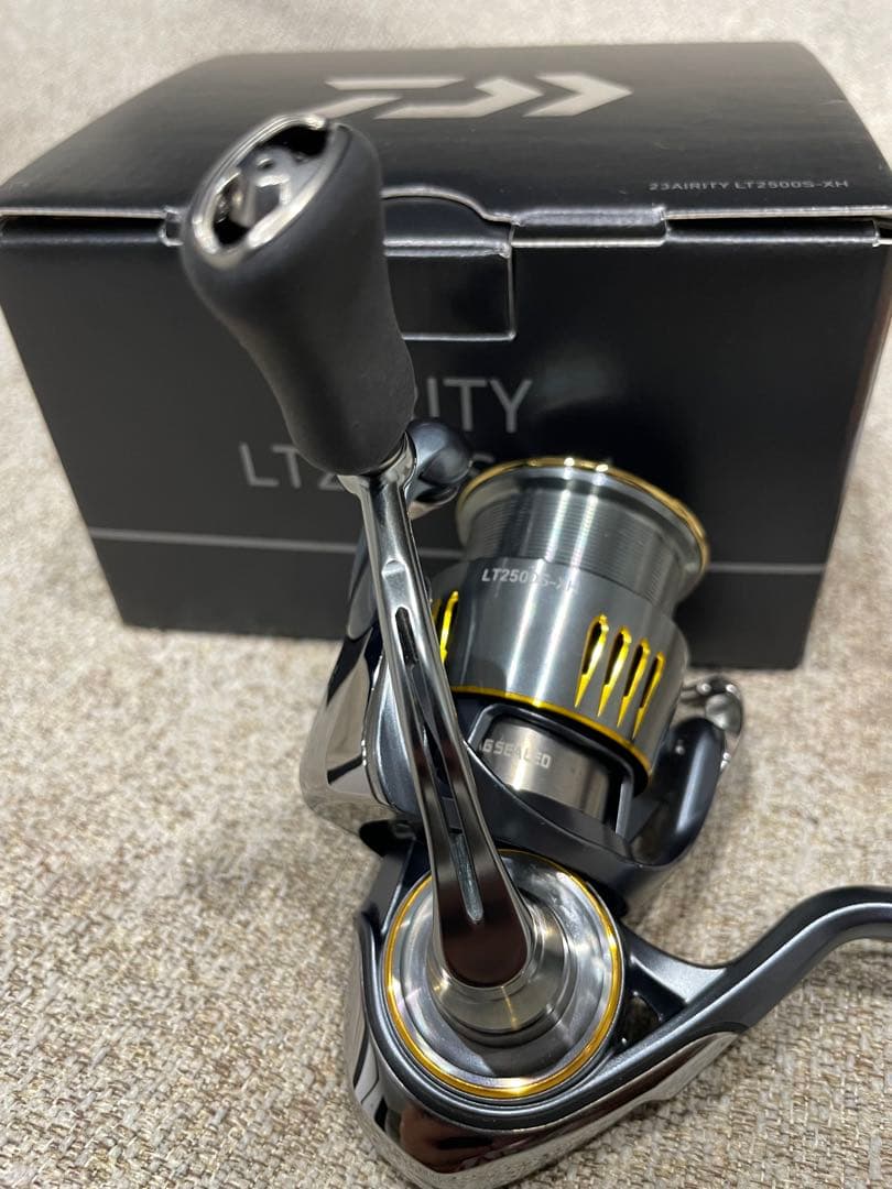カサゴDAIWA 23エアリティ LT 2500S XH