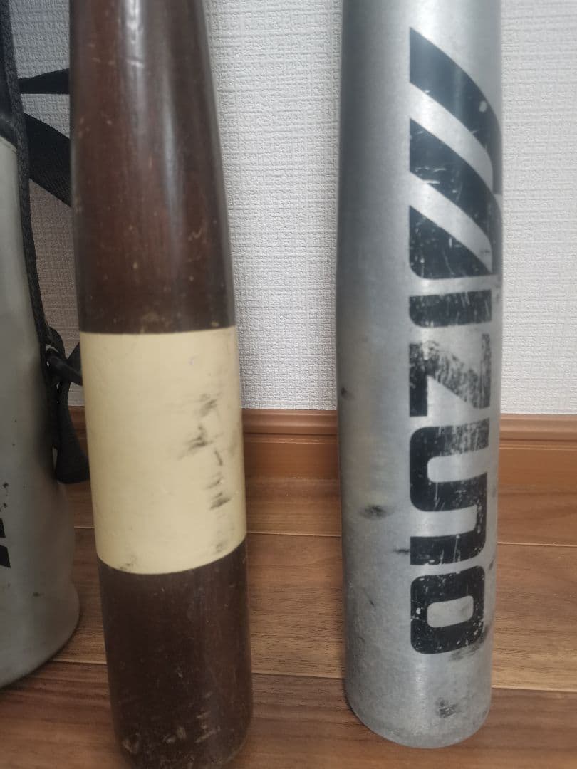木製バットと金属バットの軟式用2本セット
