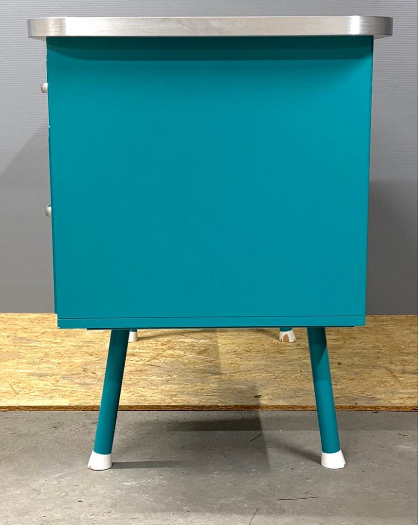ターコイズ色 スチール製デスク