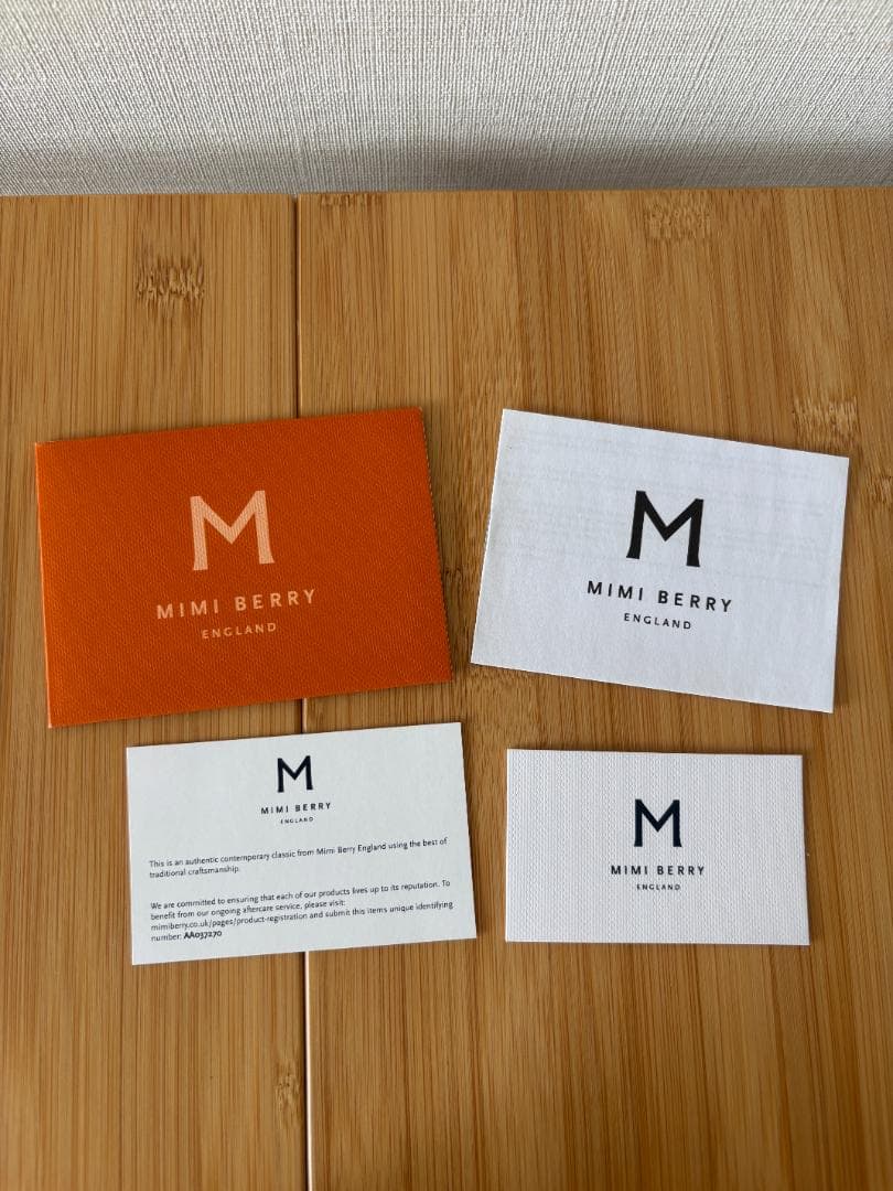 Mimi Berry　HEBE　レザーショルダーバッグ