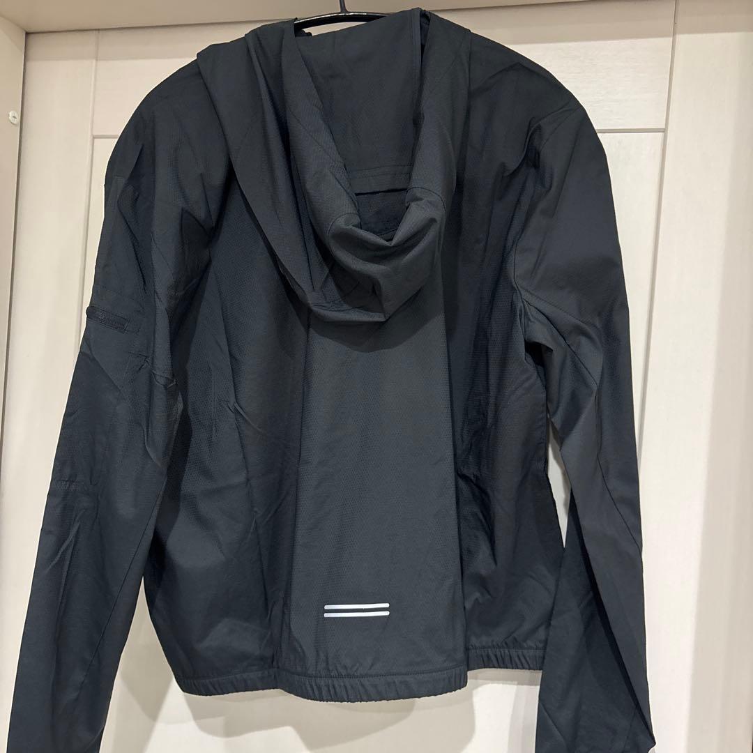 ナイキ　NIKE ランニングウェア・ジャケット　ウインドブレーカー　新品