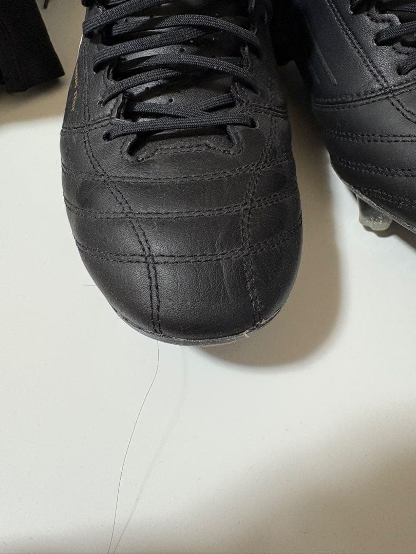 asics サッカーシューズ 黒