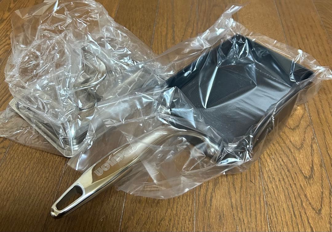 CIRCULON EGG PAN ステンレス製の蓋付き