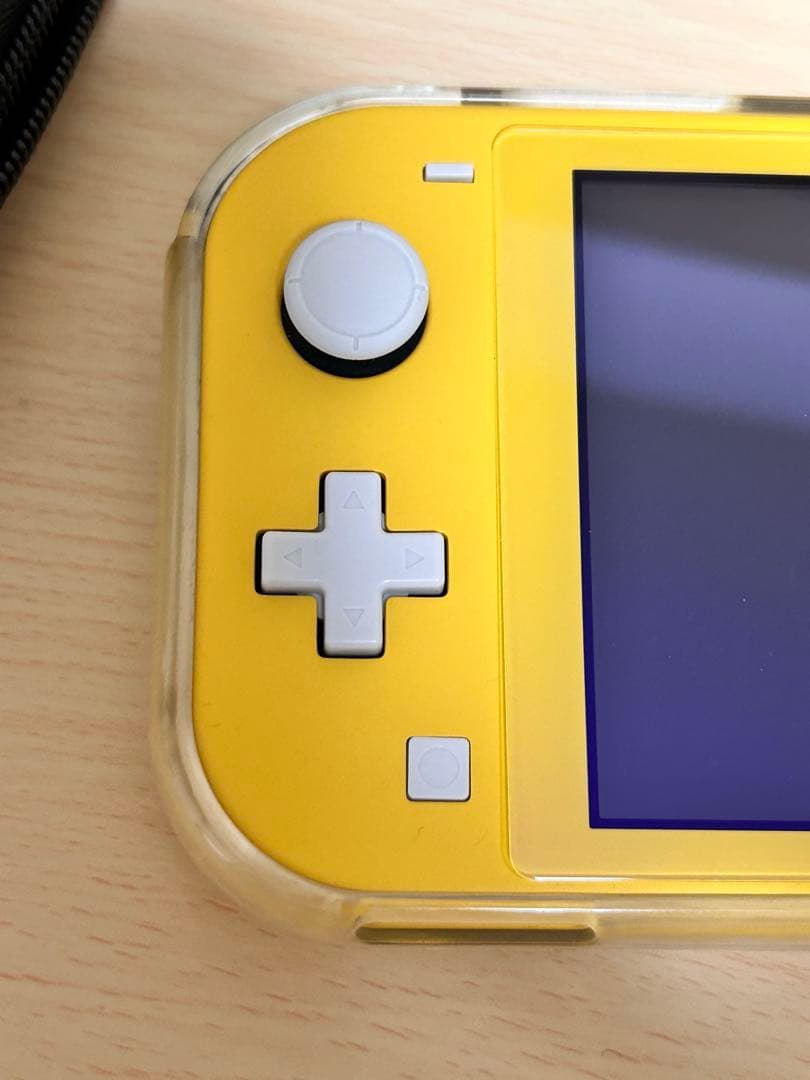 Nintendo Switch light イエロー☆付属品あり