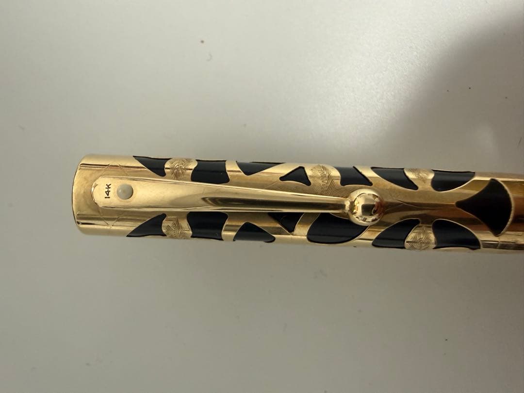 SHEAFFER 440 万年筆 金色と黒の装飾　14K サーファー