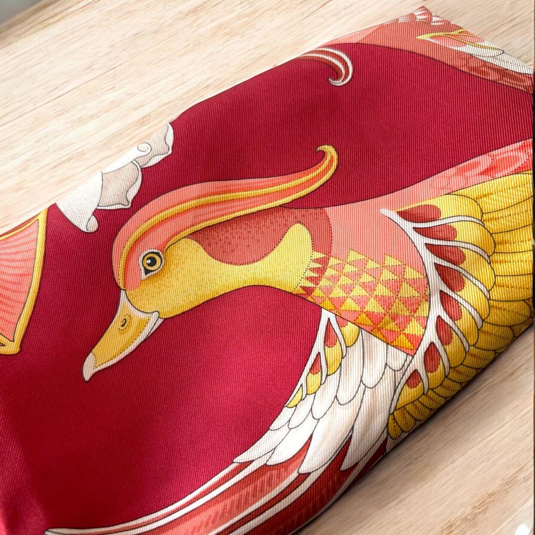 Salvatore Ferragamo 大判 シルクスカーフ 鳥 鴨