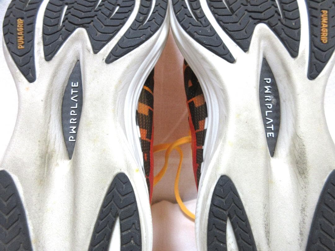 ノモチン PUMA プーマ　ランニングシューズ　ディヴィエイト ニトロ3