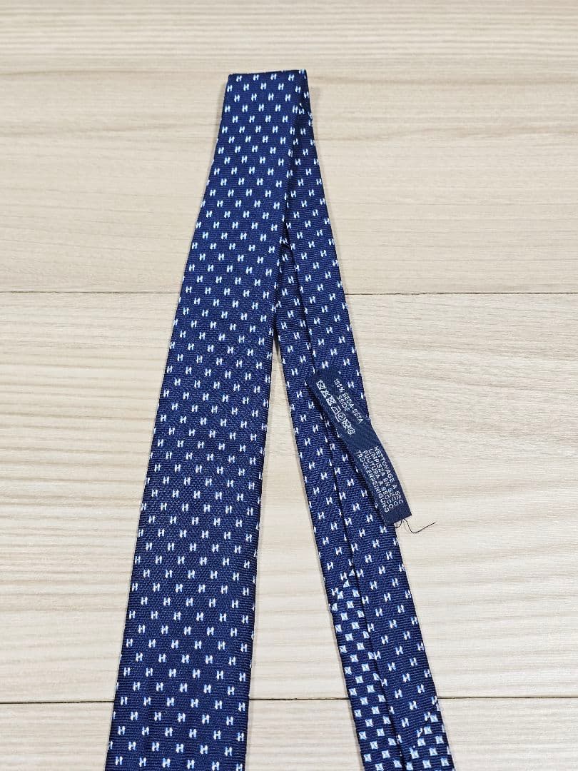 ポ*ー様 年末最終値下げエルメスHERMESシルクタイ ツイルビー Hメドール