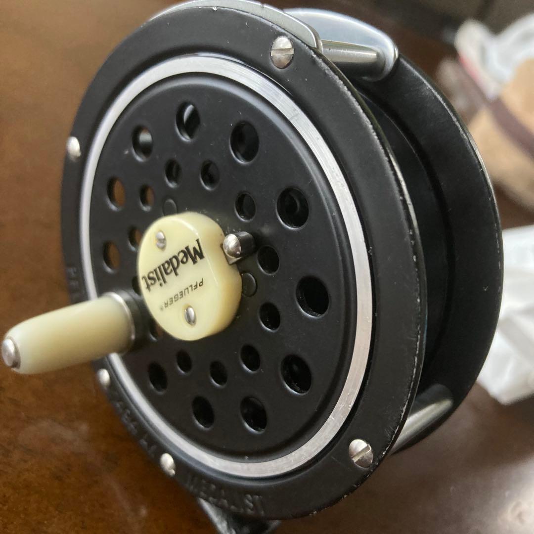 PFLUEGER MEDALIST 1494フルーガー メダリスト
