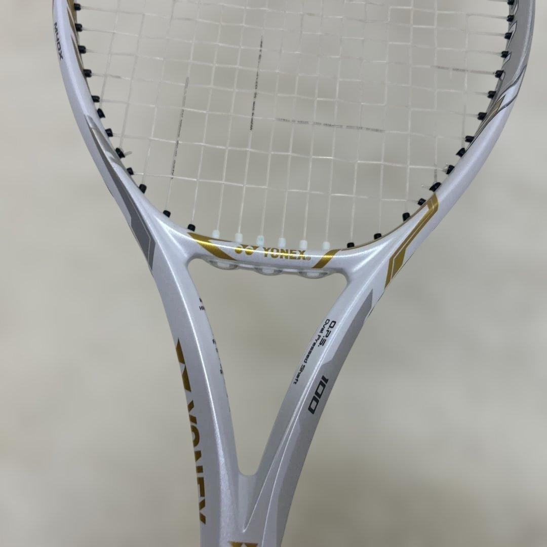 【希少】YONEX EZONE 100 大坂なおみモデル　ホワイト/ゴールドG2
