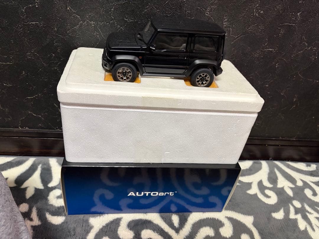 ゆ*プ様 AUTOart スズキ ジムニー 黒 ミニカー