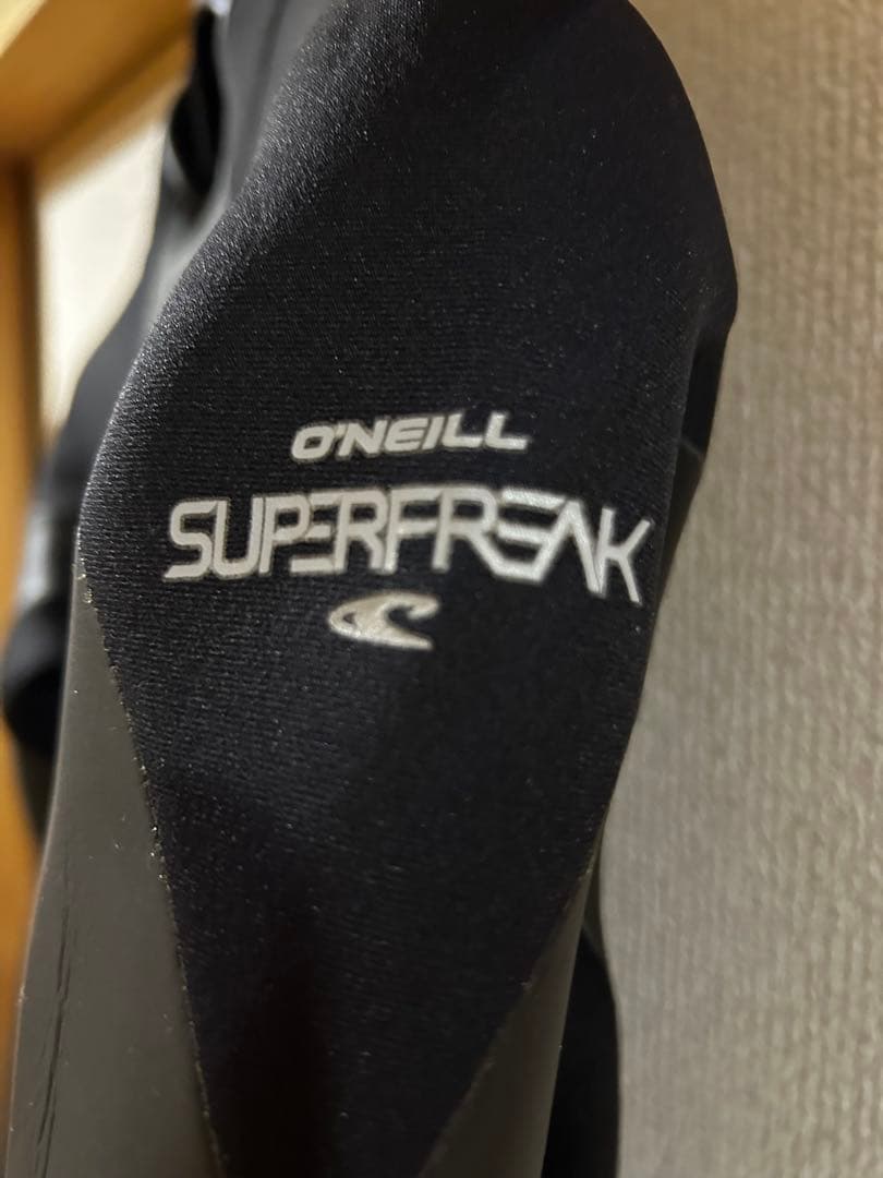 ほぼ新品かMサイズO'NEILL ウェットスーツ