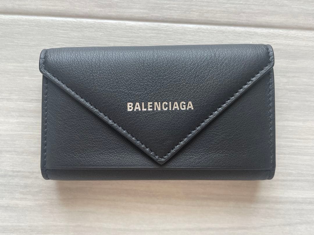 BALENCIAGA レター型キーケース