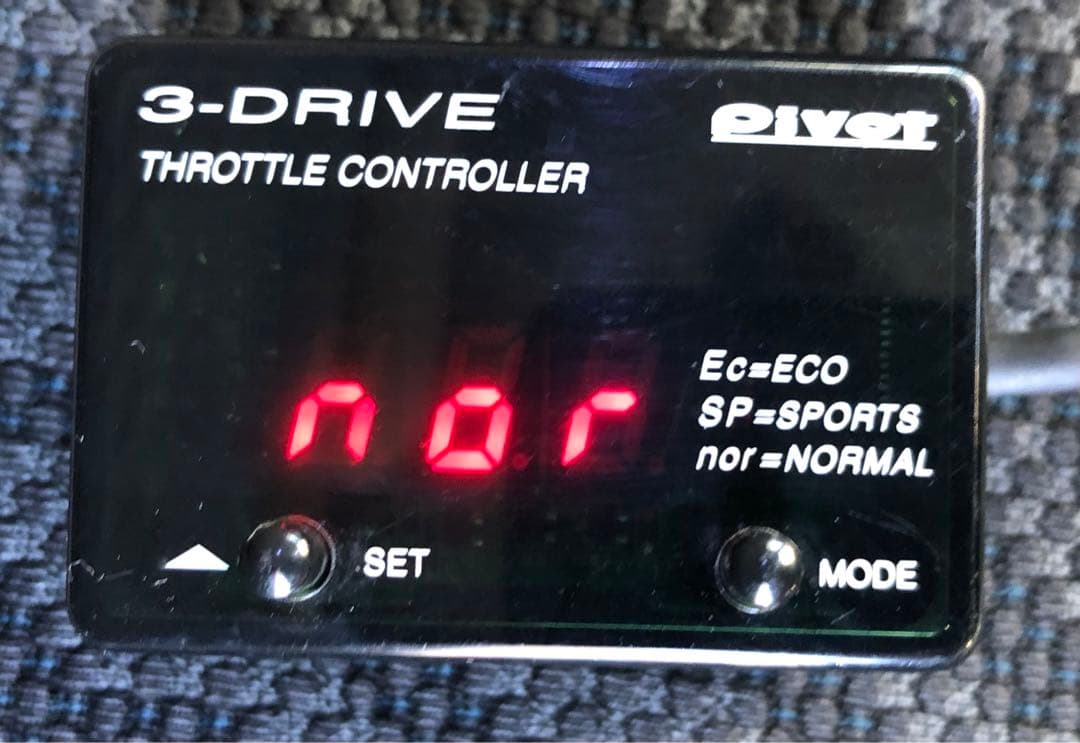 PIVOT 3 drive COMPACT スロットルコントローラー　THR日産