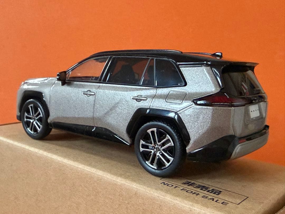 新型RAV4ミニカー