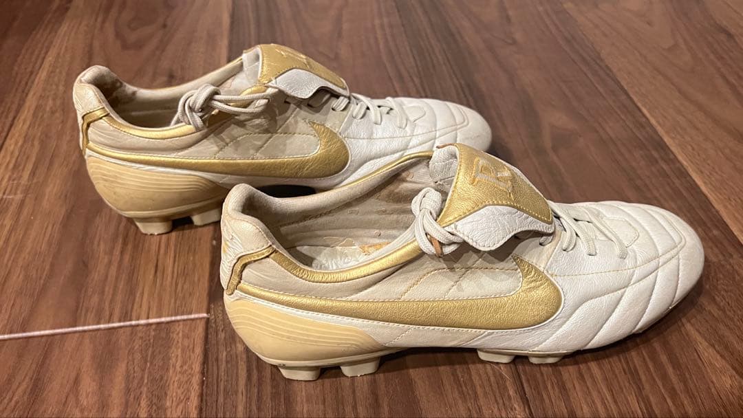 NIKE エアレジェンド　HGJ R10 27センチ
