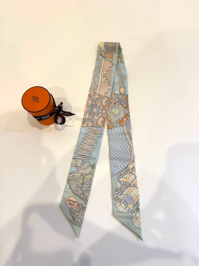 新品未使用タグ付き HERMES ツイリー