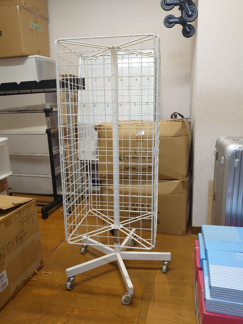 東京都八王子市での手渡しのみ 4面回転ネット什器　メッシュ ディスプレイ